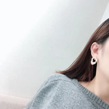 2020 korea hot müük ehted isiksuse disain ebaregulaarne sulamist kõrvarõngad mitu pearl elegantne kõrvarõngad naistele
