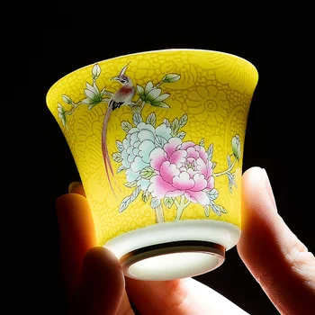 4 tk/set Jingdezhen Peen keraamiline teacup Käsitsi maalitud lilled ja linnud emailiga Tee set Reisi kaasaskantav tee kauss Kapten Cup