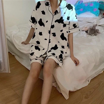 Armas Pidžaama Naiste Sleepwear Komplekti Femme Suvel Pijama Lühikesed Varrukad Homewear Sobiks Vaba aja veetmise Korea Stiilis Lehm Trükitud 2TK Ruuduline
