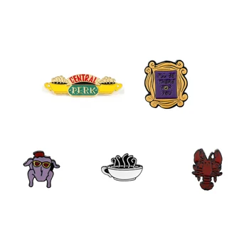 Friends TV Show Brooches Friends Pins Central Park Logo Armas Seljakott Badges Pins for Men Women 140571