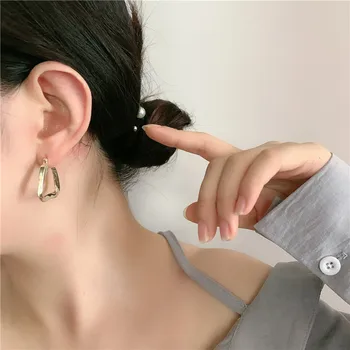 Geomeetria kolmnurk hoop kõrvarõngad naistele paksu sügis talv kõrvarõngad korea fashion hyperbole kuld punk