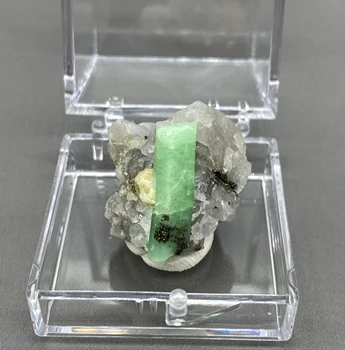 Looduslik roheline emerald mineraal-gem-klassi crystal isendite kivid ja kristallid kvartsi kristallid, kasti suurus 3.4 cm 21514