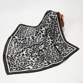 Luksuslik Naiste Sall Square Suurrätikud Lady Sall Leopard Printida Moe Hijab Sallid Naine Neckerchief Pea Wrapid Foulard