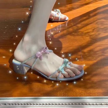 Naiste kingad 2021 suvel uus rhinestone sandaalid vibu nahast paksud kontsad koos puhkuse avatud ninaga sussid naiste kingad