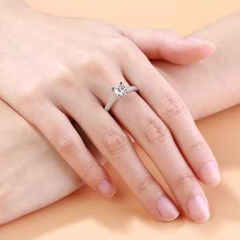 S925 Sterling Silver White Gold Ring Sillutada Moissanite kihlasormus Naiste Luksus Ehted Halo Pulm Teemant Sõrmus