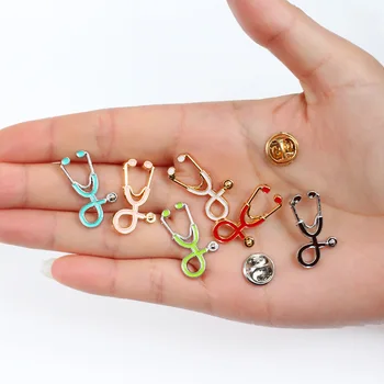 Õde Sõrmed Meditsiini prossid naiste Mood Värviline Metall Stetoskoop Emailiga Ehted Meeste Jakid Märgid Tarvikud hijab Pin-koodi
